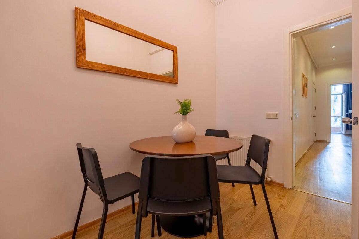 Daire 3-bedroom With High Ceiling